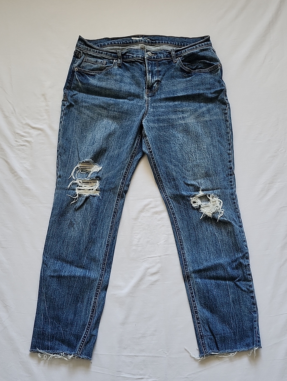 Old Navy Boyfriend Jeans Distressed Ripped Raw Hem Women's Size 12